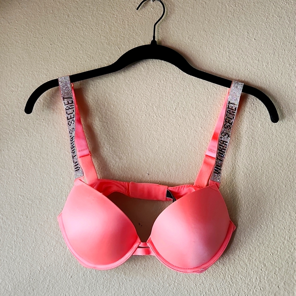Victoria's Secret Very Sexy Pushup Bra